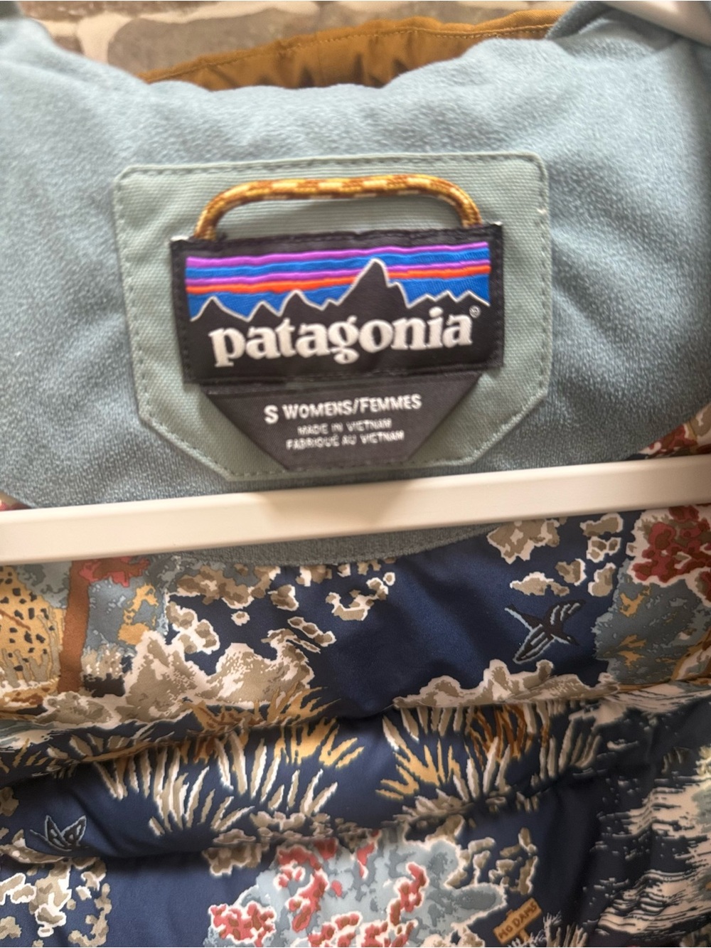 Patagonia Women’s Bivy Hooded Vest Small Blue Puffer - Picture 9 of 12